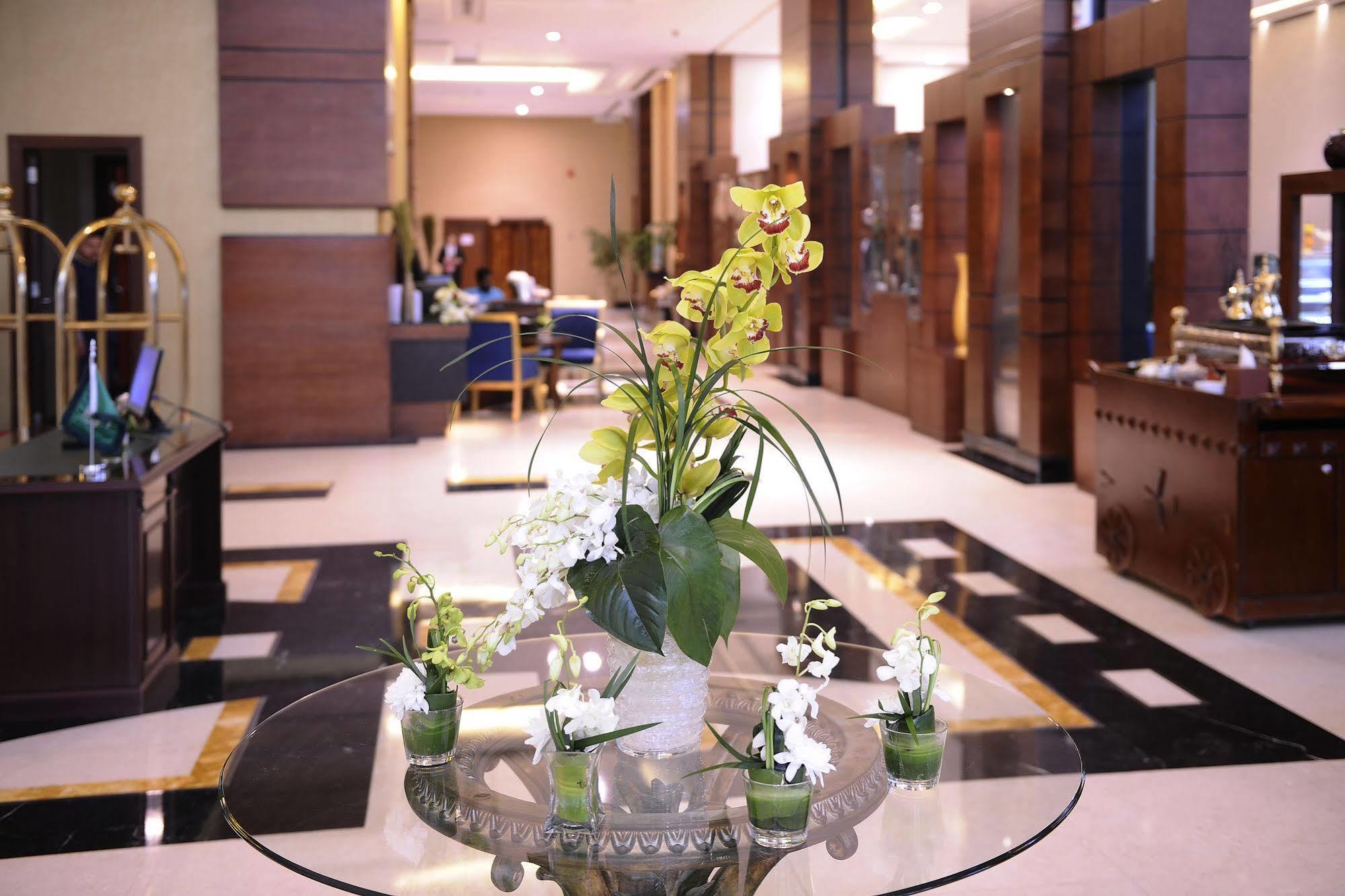 Qaser Al Hamra By Warwick Riyadh Exterior photo
