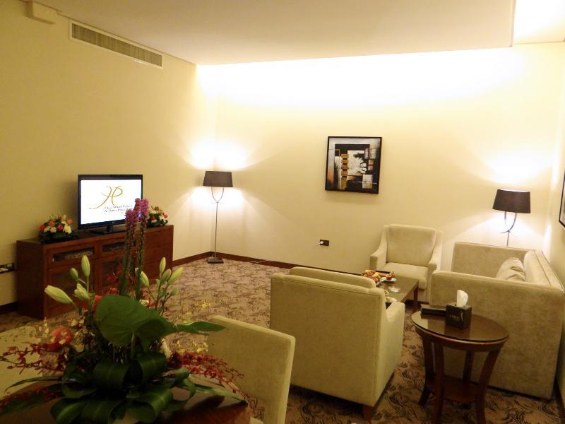 Qaser Al Hamra By Warwick Riyadh Exterior photo